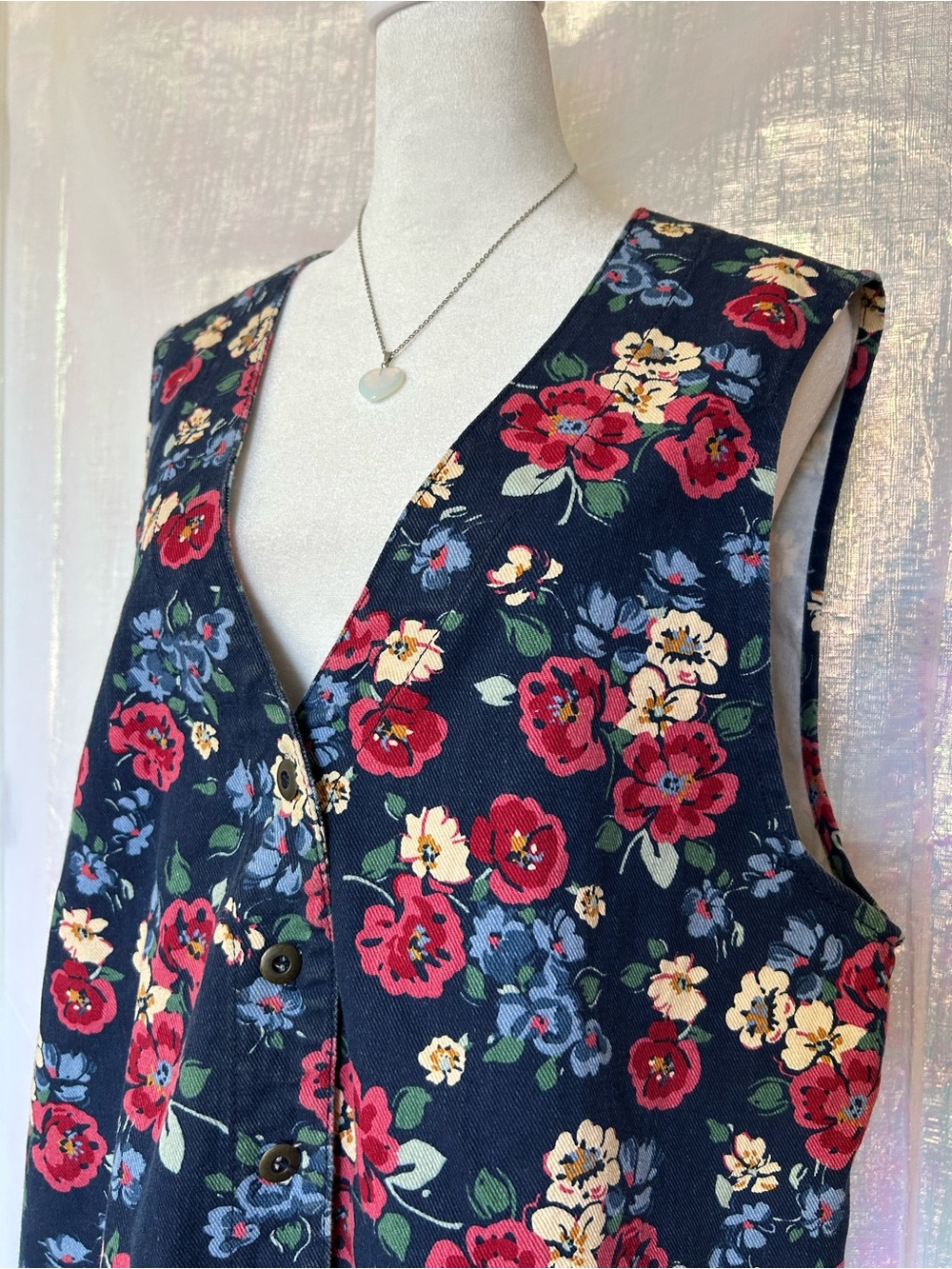 Vintage Cherokee Floral Patchwork Top in Navy. Size L.